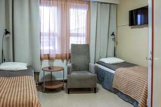 Апарт-отели Hotelli Sointula Оривеси Стандартный двухместный номер с 2 отдельными кроватями-6